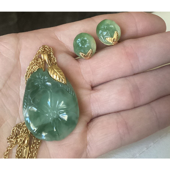 Crown Trifari Jewelry - Crown TRIFARI Carved Green Lucite Pendant Necklace & Clip On Earrings Vintage